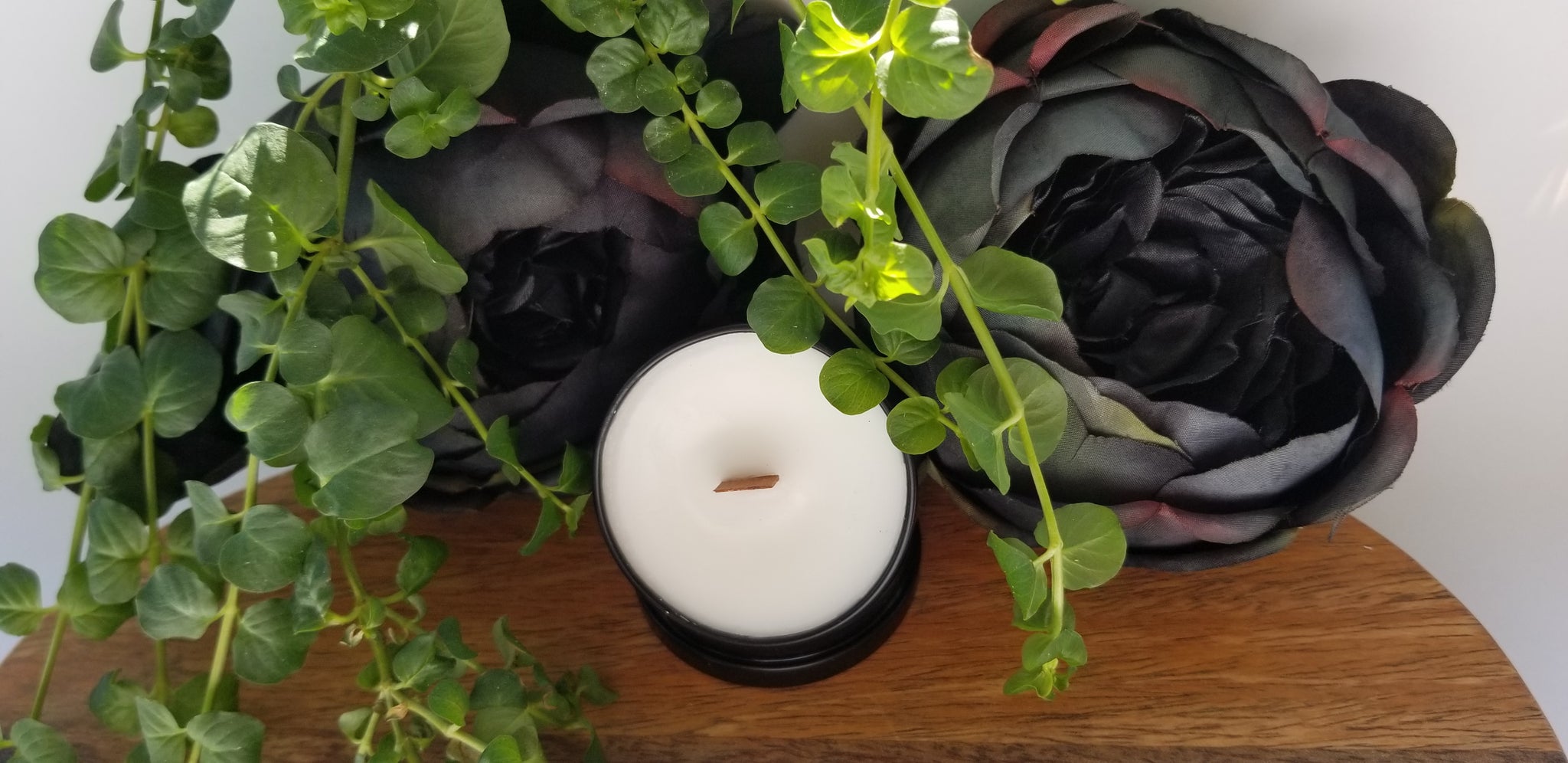 WoodWick Candle Review: Sweet Candle Scent